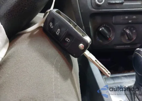 2013 Volkswagen Jetta 2.0L S из США, поврежденный, VIN 3VW2K7AJ7DM233554